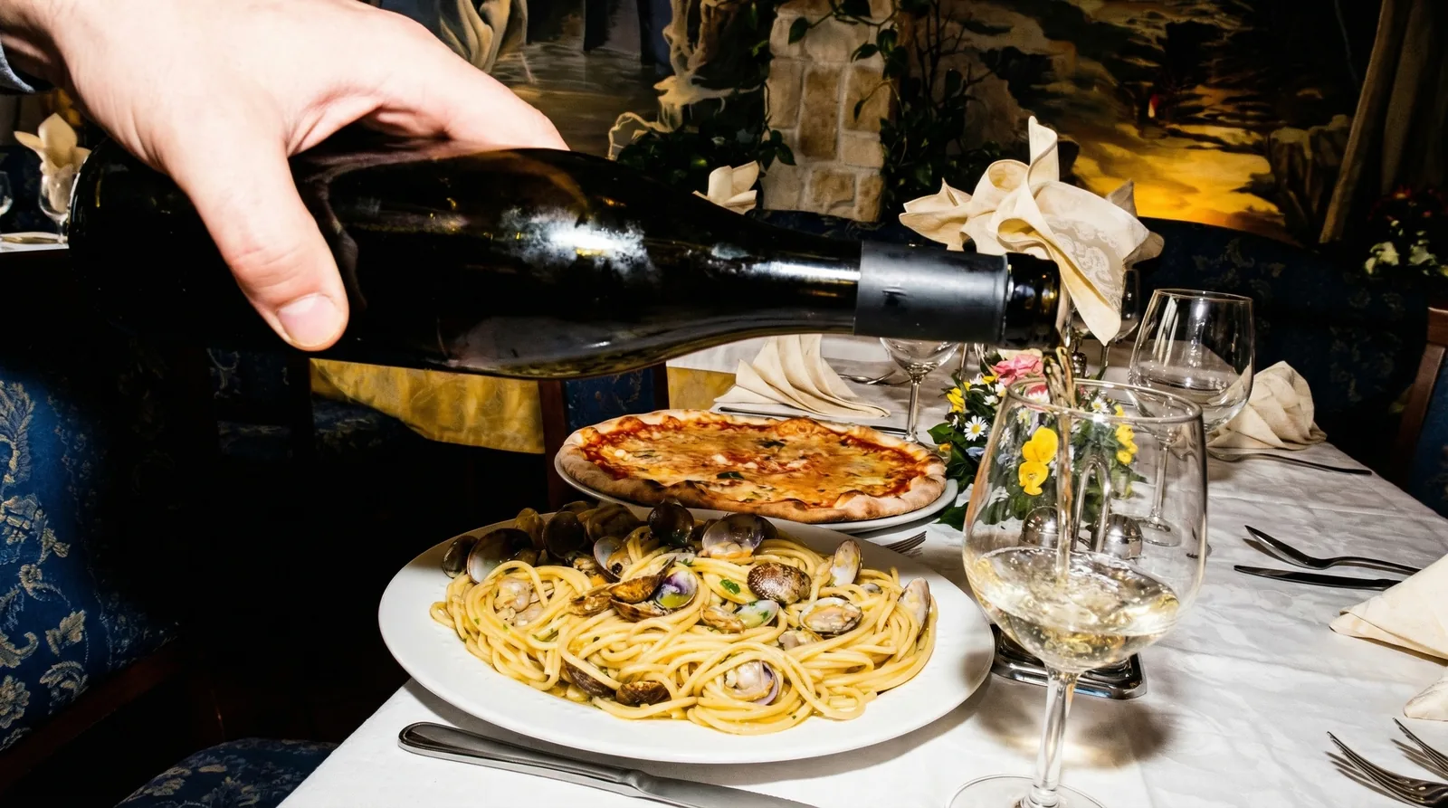 Pasta und Pizza im Restaurant